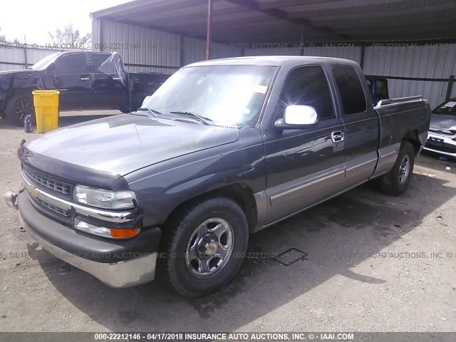 2GCEC19V5Y1157766 - 2000 CHEVROLET SILVERADO C1500 GRAY photo 2