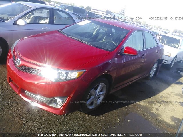 4T1BF1FKXEU785371 - 2014 TOYOTA CAMRY L/SE/LE/XLE RED photo 2