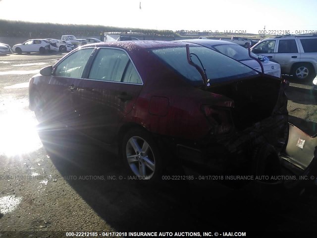 4T1BF1FKXEU785371 - 2014 TOYOTA CAMRY L/SE/LE/XLE წითელი ფოტო 3