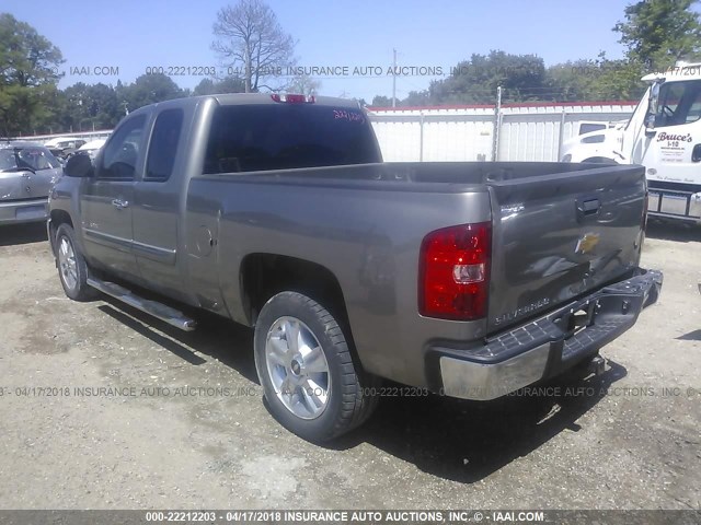 1GCRCSE02DZ350721 - 2013 CHEVROLET SILVERADO C1500 LT GRAY photo 3