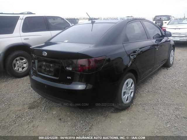 KNAFU4A29D5676118 - 2013 KIA FORTE EX BLACK photo 4