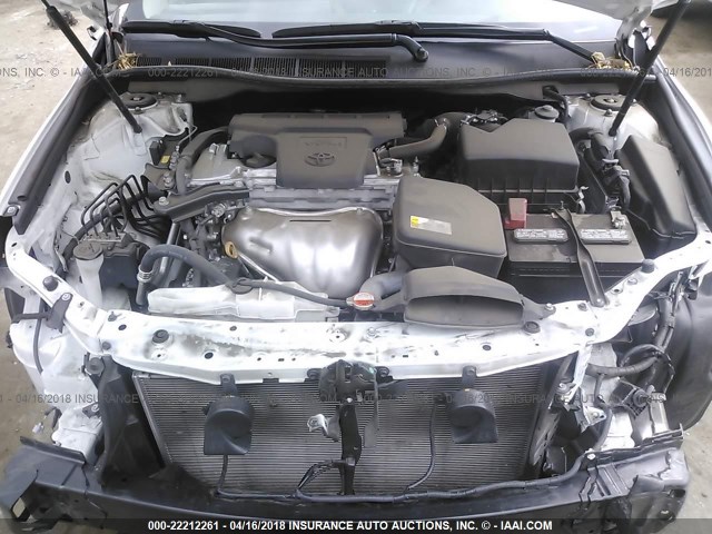 4T1BF1FKXGU155384 - 2016 TOYOTA CAMRY LE/XLE/SE/XSE WHITE photo 10