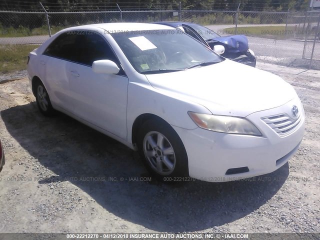 JTNBE46K773070402 - 2007 TOYOTA CAMRY NEW GENERAT CE/LE/XLE/SE WHITE photo 1