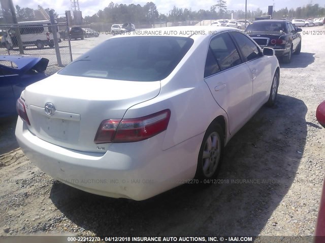 JTNBE46K773070402 - 2007 TOYOTA CAMRY NEW GENERAT CE/LE/XLE/SE WHITE photo 4