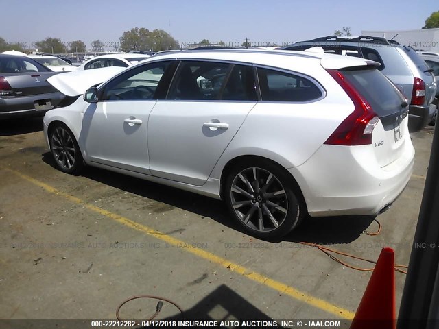 YV140MEKXF1264942 - 2015 VOLVO V60 PREMIER WHITE photo 3