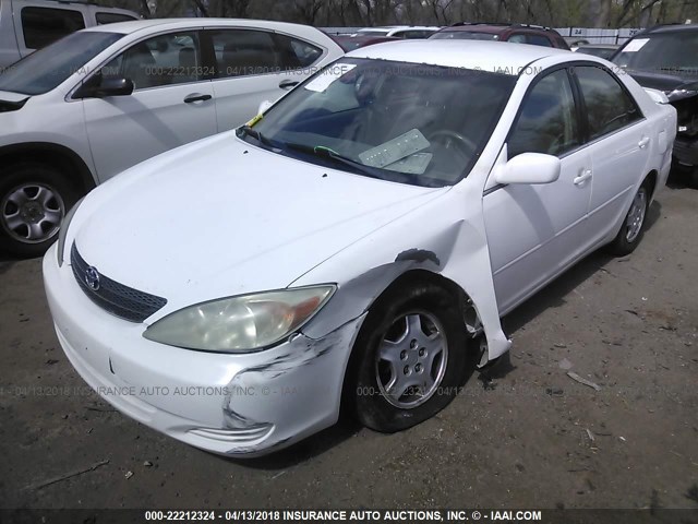 4T1BF32K42U030570 - 2002 TOYOTA CAMRY LE/XLE/SE 白色 照片 2