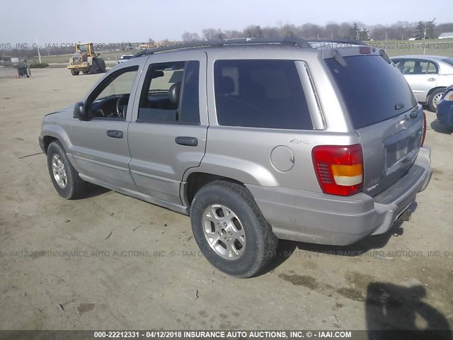 1J4GW48S0YC220401 - 2000 JEEP GRAND CHEROKEE LAREDO SILVER photo 3