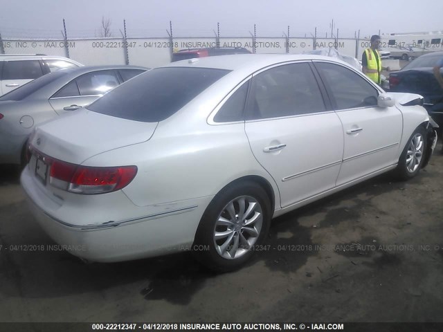 KMHFC46F58A290726 - 2008 HYUNDAI AZERA SE/LIMITED WHITE photo 4