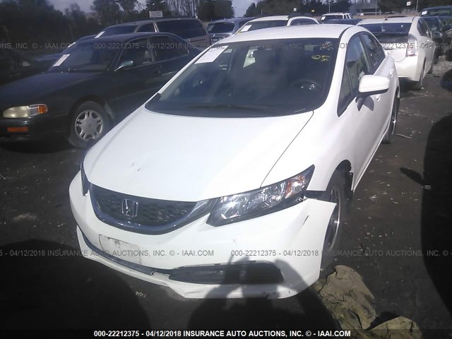 19XFB2F72FE252224 - 2015 HONDA CIVIC SE WHITE photo 2