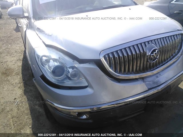 5GAKVBED3BJ140298 - 2011 BUICK ENCLAVE CXL SILVER photo 6