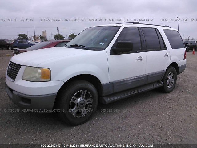 1FMRU15W13LC31924 - 2003 FORD EXPEDITION XLT WHITE photo 2