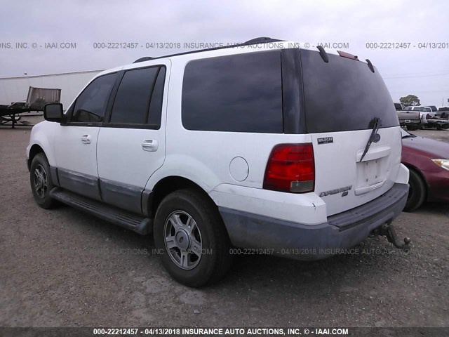 1FMRU15W13LC31924 - 2003 FORD EXPEDITION XLT WHITE photo 3