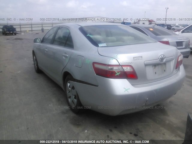 4T1BE46K18U228020 - 2008 TOYOTA CAMRY CE/LE/XLE/SE SILVER photo 3