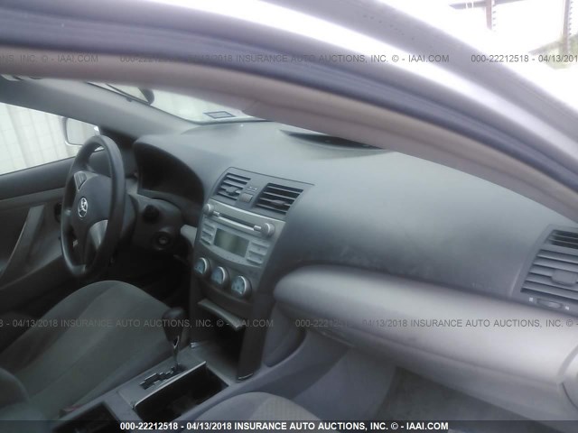 4T1BE46K18U228020 - 2008 TOYOTA CAMRY CE/LE/XLE/SE SILVER photo 5