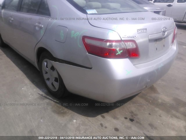 4T1BE46K18U228020 - 2008 TOYOTA CAMRY CE/LE/XLE/SE SILVER photo 6