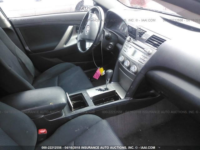 4T1BF3EK8AU061251 - 2010 TOYOTA CAMRY SE/LE/XLE Қара фото 5
