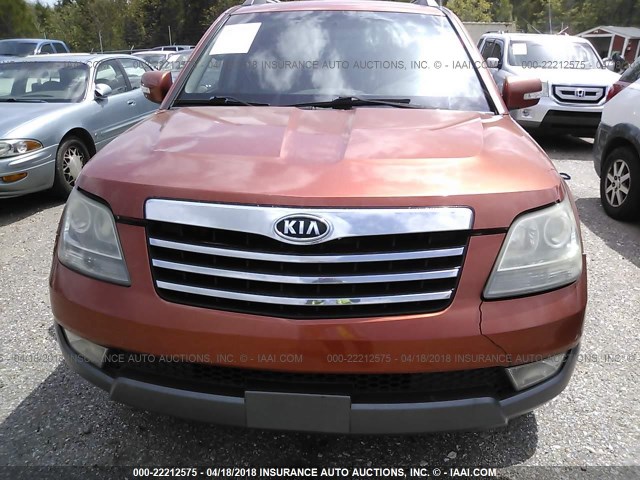 KNDJJ741395010714 - 2009 KIA BORREGO LX/EX ORANGE photo 6