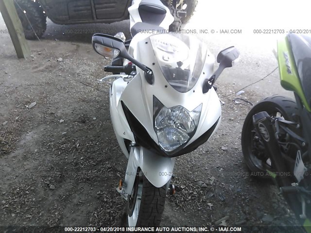 JS1GN7FA2B2101888 - 2011 SUZUKI GSX-R600 WHITE photo 5