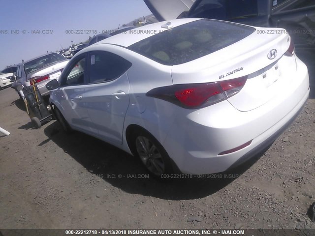 5NPDH4AE6GH693312 - 2016 HYUNDAI ELANTRA SE/SPORT/LIMITED WHITE photo 3