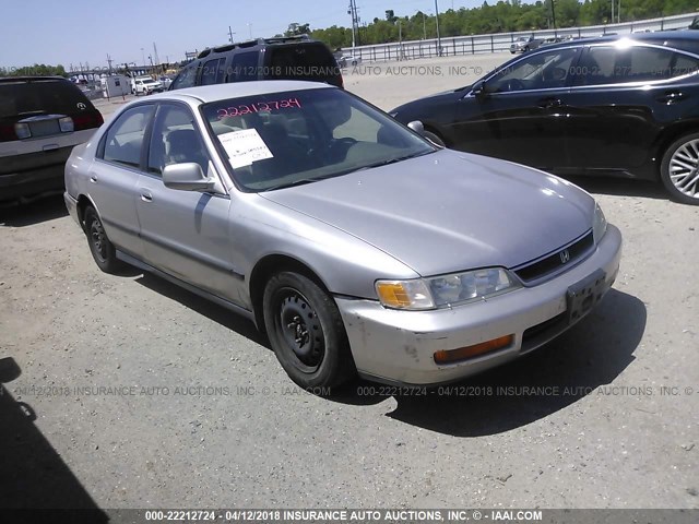 JHMCD5637VC018189 - 1997 HONDA ACCORD LX/EX SILVER photo 1