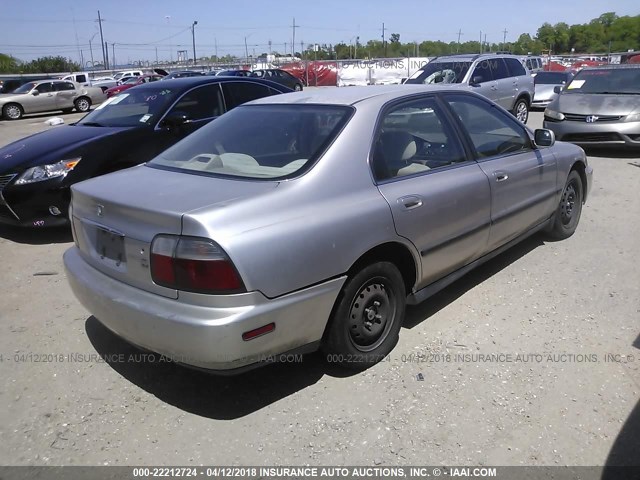 JHMCD5637VC018189 - 1997 HONDA ACCORD LX/EX SILVER photo 4