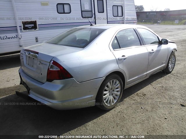 3FADP0L3XCR200526 - 2012 FORD FUSION HYBRID SILVER photo 4