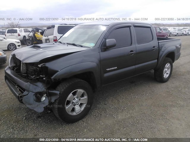 3TMLU42N29M030676 - 2009 TOYOTA TACOMA DOUBLE CAB GRAY photo 2