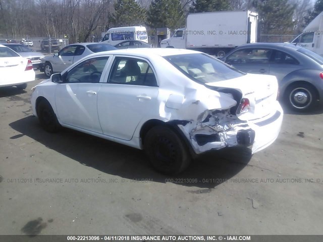 JTDBL40EX99025595 - 2009 TOYOTA COROLLA LE/XLE WHITE photo 3