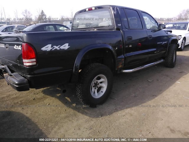 1B7GG2AX3YS635702 - 2000 DODGE DAKOTA QUAD BLACK photo 4