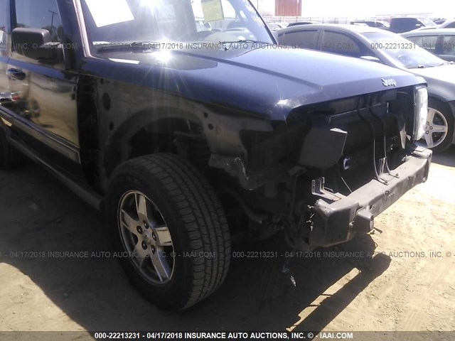 1J8HH48K38C114747 - 2008 JEEP COMMANDER SPORT Schwarz Foto 6