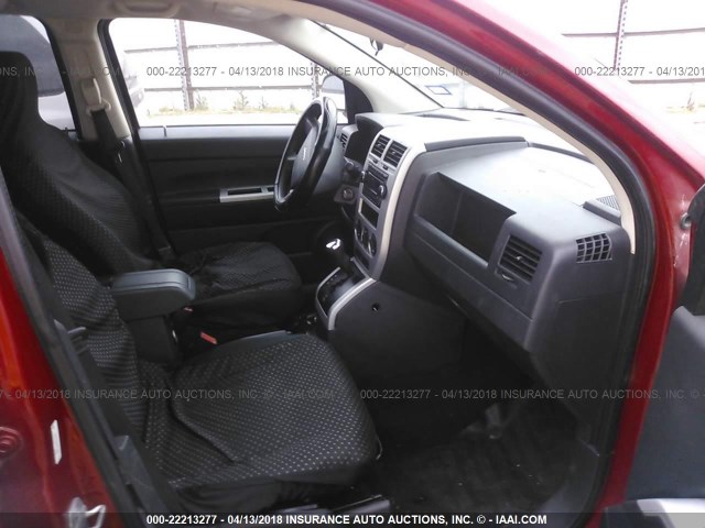 1J8FF47W48D621488 - 2008 JEEP COMPASS SPORT RED photo 5