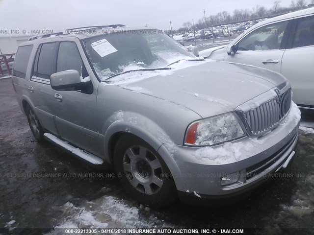 5LMFU285X5LJ13494 - 2005 LINCOLN NAVIGATOR SILVER photo 1