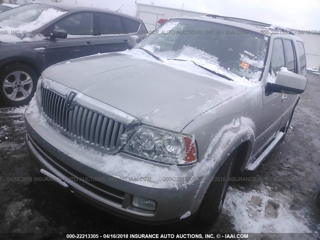 5LMFU285X5LJ13494 - 2005 LINCOLN NAVIGATOR ვერცხლისფერი ფოტო 2