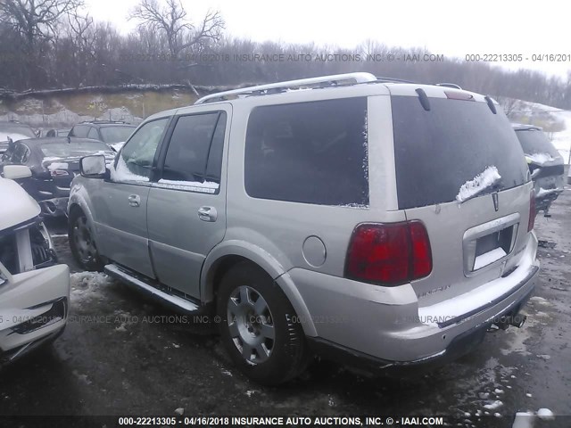 5LMFU285X5LJ13494 - 2005 LINCOLN NAVIGATOR SILVER photo 3