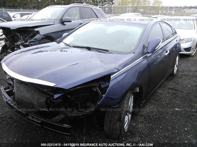 5NPEC4AC2DH670221 - 2013 HYUNDAI SONATA SE/LIMITED BLUE photo 2