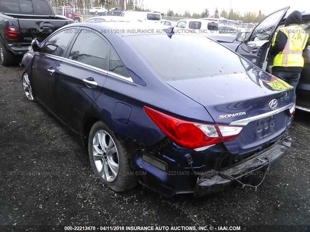 5NPEC4AC2DH670221 - 2013 HYUNDAI SONATA SE/LIMITED BLUE photo 3