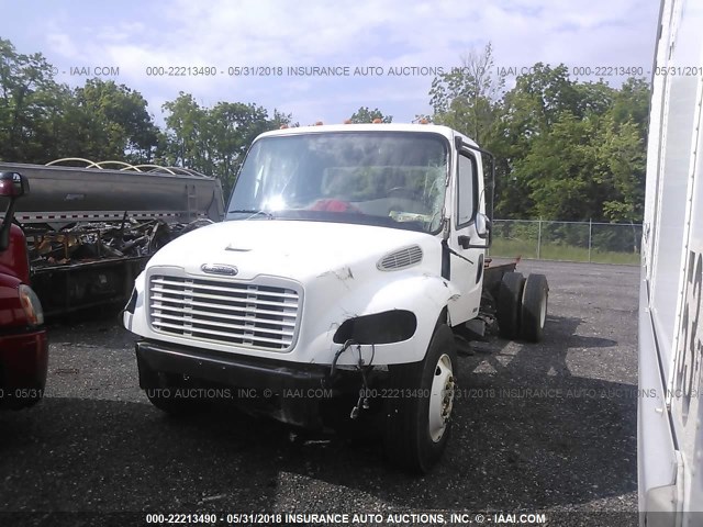 1FVACWDD05HN93576 - 2005 FREIGHTLINER M2 106 MEDIUM DUTY WHITE photo 2