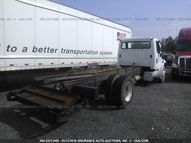 1FVACWDD05HN93576 - 2005 FREIGHTLINER M2 106 MEDIUM DUTY WHITE photo 4