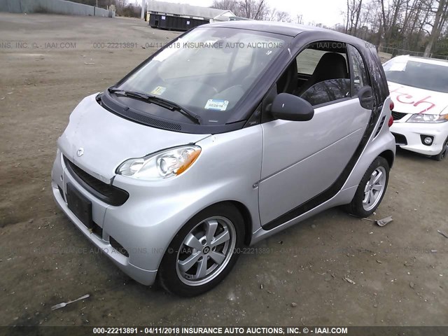 WMEEJ3BA1CK568018 - 2012 SMART FORTWO PURE/PASSION SILVER photo 2
