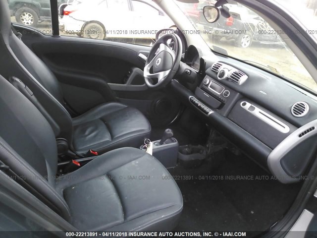 WMEEJ3BA1CK568018 - 2012 SMART FORTWO PURE/PASSION SILVER photo 8