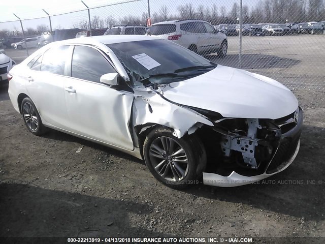 4T1BF1FK8GU128720 - 2016 TOYOTA CAMRY LE/XLE/SE/XSE WHITE photo 1