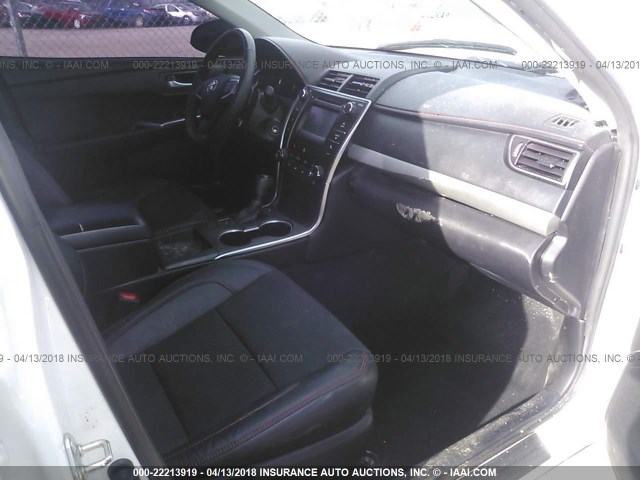 4T1BF1FK8GU128720 - 2016 TOYOTA CAMRY LE/XLE/SE/XSE WHITE photo 5
