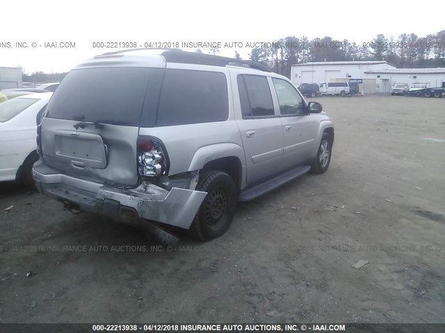 1GNES16S456100550 - 2005 CHEVROLET TRAILBLAZER EXT LS/EXT LT SILVER photo 4