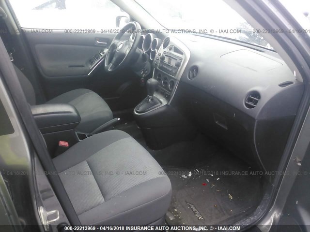 2T1KR30E65C474740 - 2005 TOYOTA COROLLA MATRIX XR GRAY photo 5