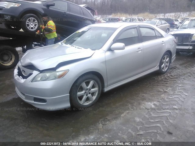 4T1BE46K29U399957 - 2009 TOYOTA CAMRY SE/LE/XLE SILVER photo 2