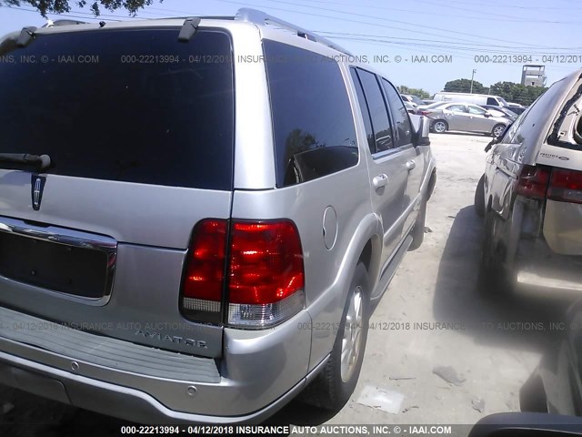 5LMEU68H04ZJ08040 - 2004 LINCOLN AVIATOR 银色 照片 4