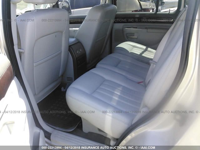 5LMEU68H04ZJ08040 - 2004 LINCOLN AVIATOR 银色 照片 8