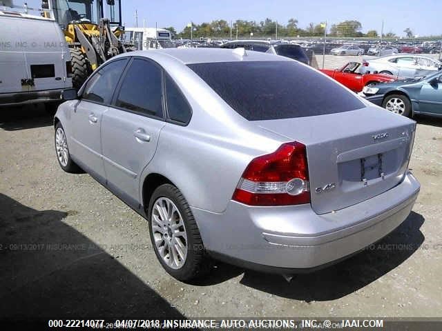 YV1MH682X52089486 - 2005 VOLVO S40 T5 SILVER photo 3