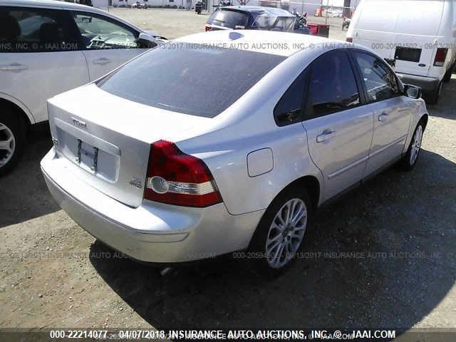 YV1MH682X52089486 - 2005 VOLVO S40 T5 SILVER photo 4