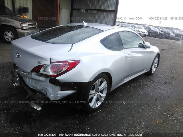 KMHHU6KH9BU045992 - 2011 HYUNDAI GENESIS COUPE 3.8L GRAY photo 4